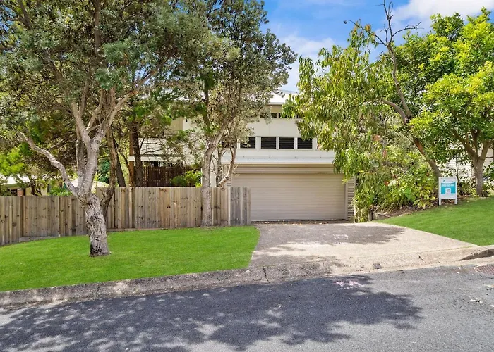 Banksia Beach House